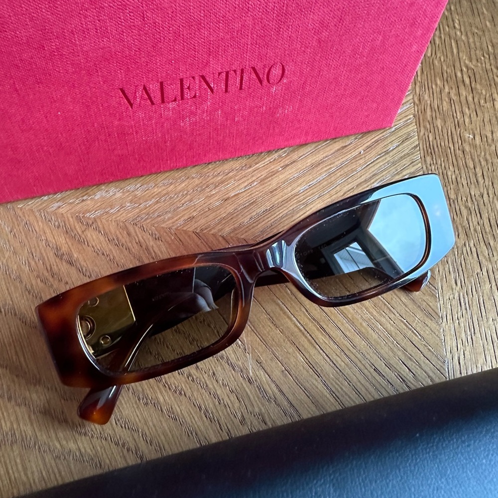 Brand New Valentino Rectangle sunglasses